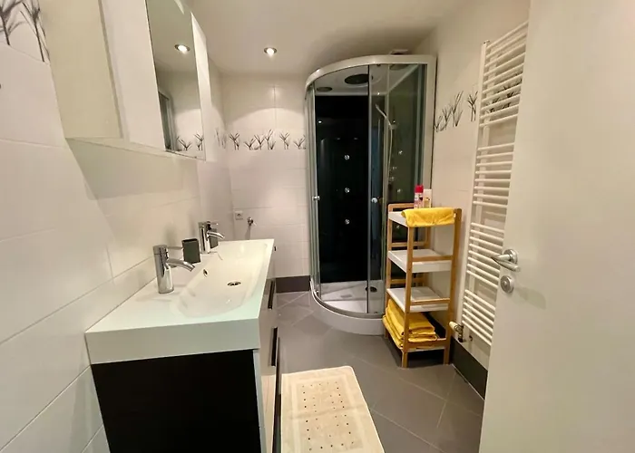 Lägenhet Stylische Naehe Stadthalle Mit Balkon