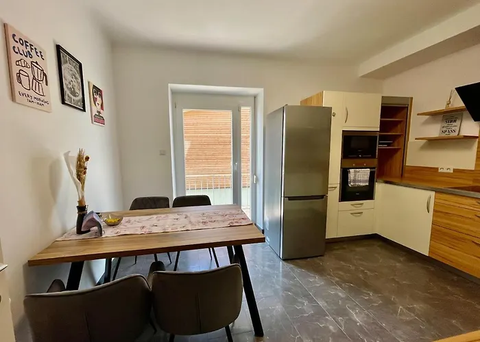 Lägenhet Stylische Naehe Stadthalle Mit Balkon Graz