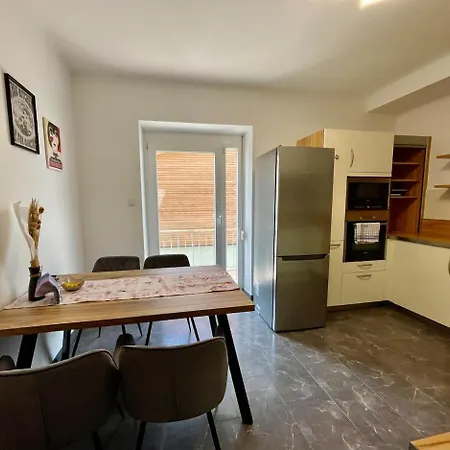 Апартаменти Stylische Naehe Stadthalle Mit Balkon Грац